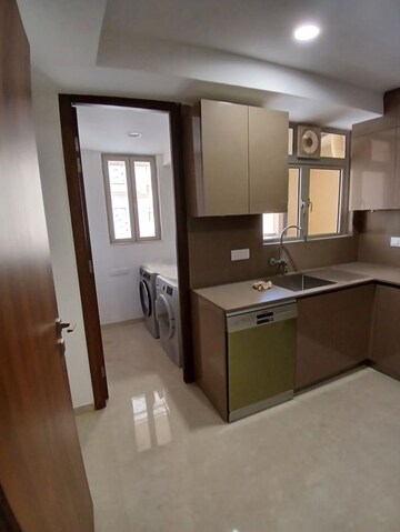 Room in 3 BHK Builder Floor at Vijay Nagar – for Rent