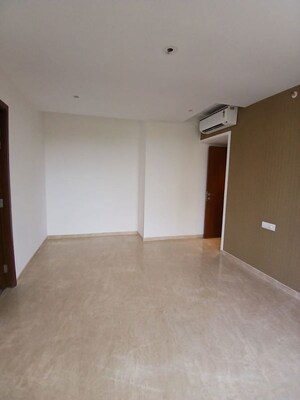 Room in 3 BHK Builder Floor at Vijay Nagar – for Rent