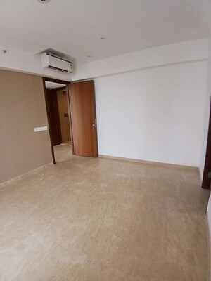 Room in 3 BHK Builder Floor at Vijay Nagar – for Rent