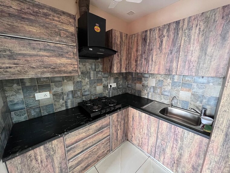 Kitchen, suncity-township-gurgaon 2 Bedroom 190 Sq.Yd. Builder Floor In Sector 54 Gurgaon 10130374