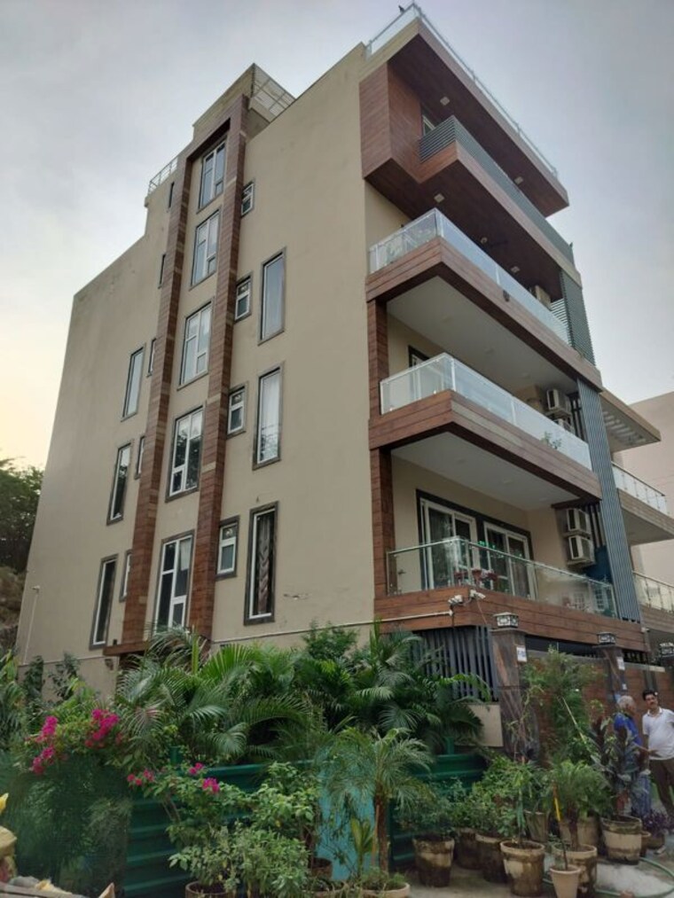 Exterior View, suncity-township-gurgaon 2 Bedroom 190 Sq.Yd. Builder Floor In Sector 54 Gurgaon 10130374