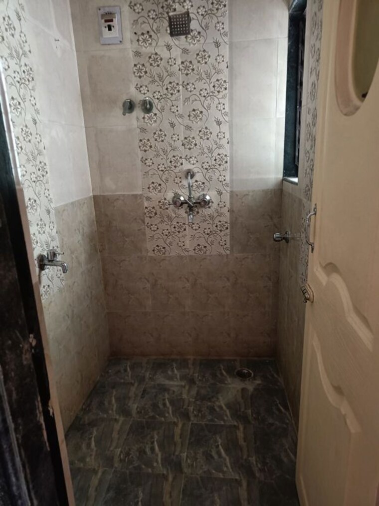 Bathroom, shankar-complex 1 Bedroom 533 Sq.Ft. Apartment In Kalyan East Thane 10130387
