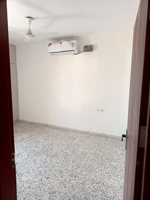 Room in 3 BHK Independent House at Ansal Plaza Sector-23, Sector 23 – for Rent