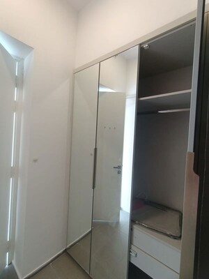 Furnished Amenities in 2.5 BHK Apartment at Sector 67a – for Rent