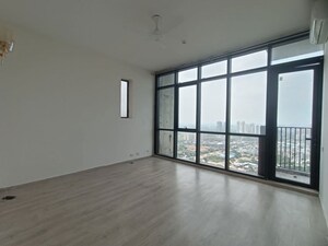 Room in 2.5 BHK Apartment at Sector 67a – for Rent