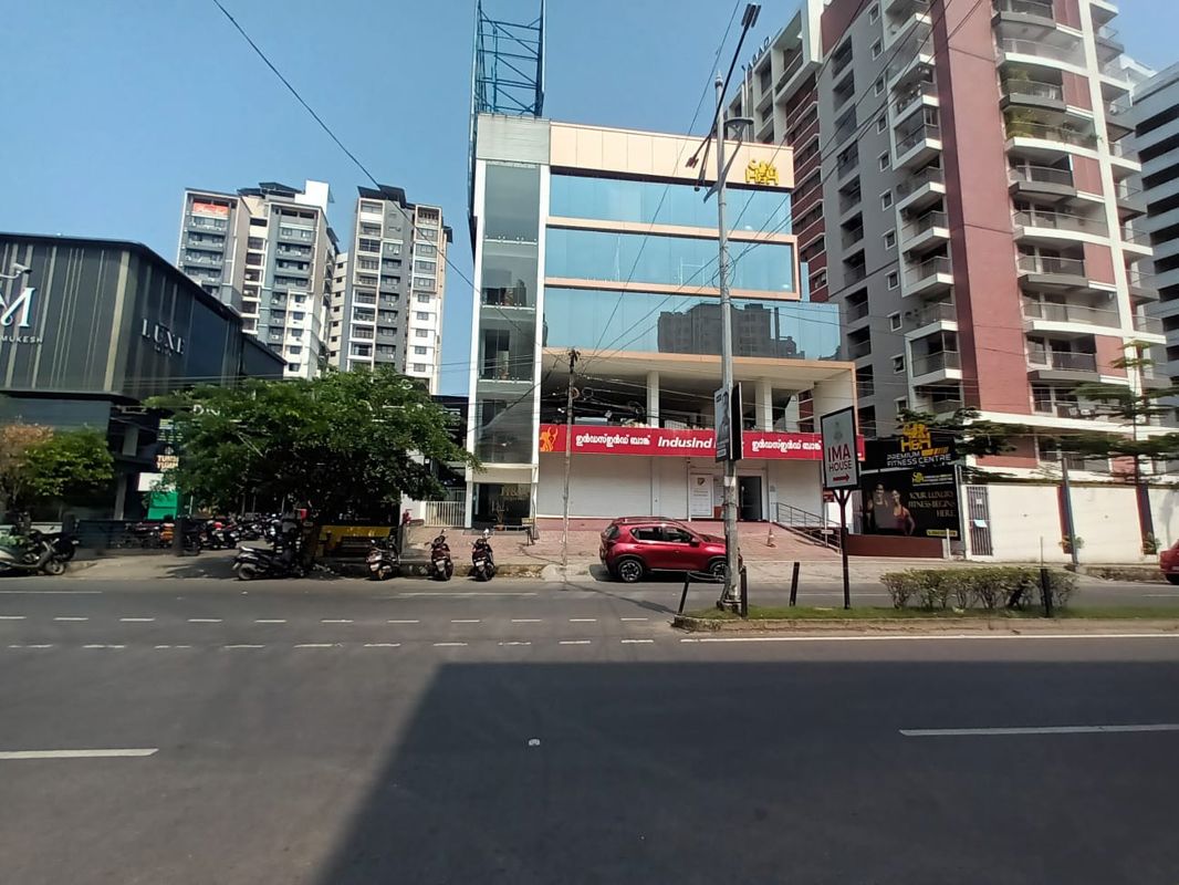 Showroom For Rent in Kaloor