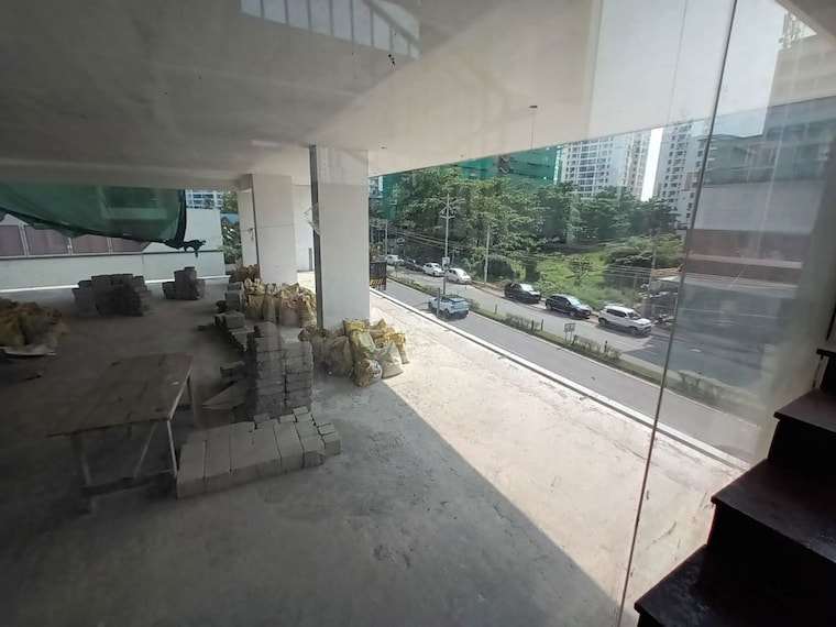  Parking, kaloor Commercial Showroom 2200 Sq.Ft. In Kaloor Kochi 10130407