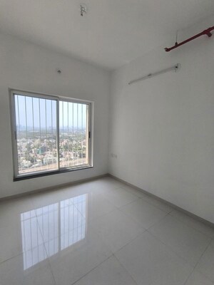 Room in 2 BHK Apartment at Runwal The Central Park, Chinchwad – for Rent