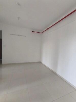 Room in 2 BHK Apartment at Runwal The Central Park, Chinchwad – for Rent