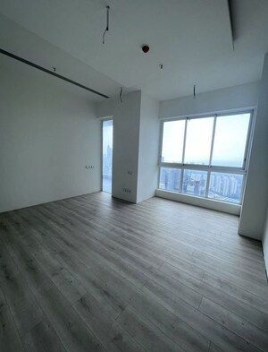 Room in 3 BHK Apartment at K Raheja Vivarea Building No 3 Tower E, Mahalaxmi – for Rent