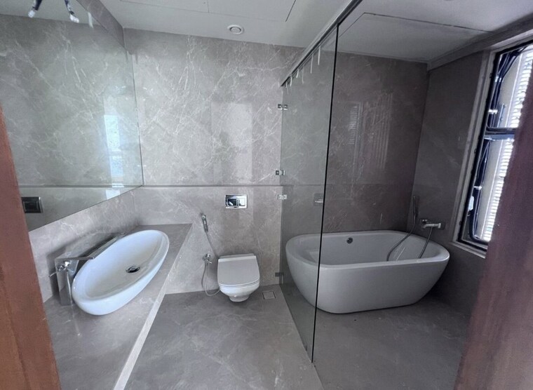 Bathroom, k-raheja-vivarea-building-no-3-tower-e 3 Bedroom 2250 Sq.Ft. Apartment In Mahalaxmi Mumbai 10095891