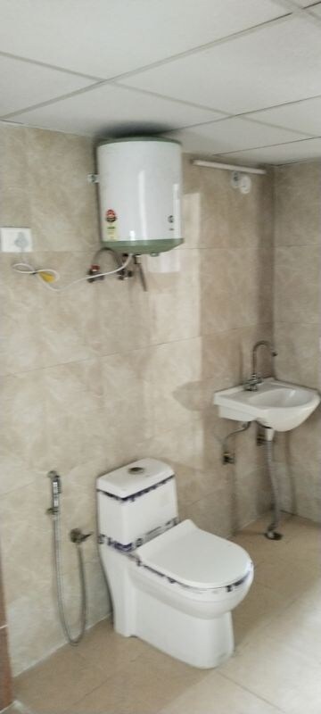 Bathroom in 3 BHK Apartment at Amrapali Heartbeat City, Sector 107 – for Rent