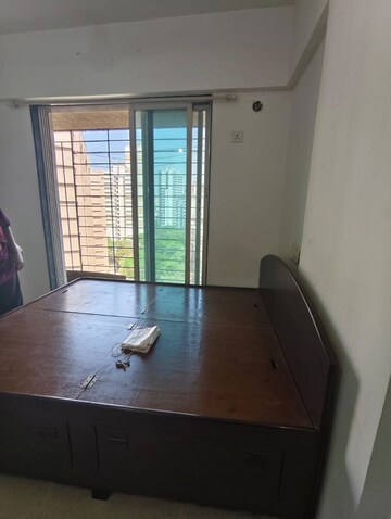 Room in 2 BHK Apartment at Kasarvadavali – for Rent