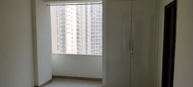 Room, amrapali-heartbeat-city 3 Bedroom 1735 Sq.Ft. Apartment In Sector 107 Noida 10130424
