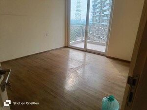 Room in 3 BHK Apartment at AIPL The Peaceful Homes, Sector 70a – for Sale