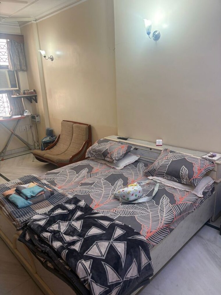 Bedroom, east of kailash 2 Bedroom 1500 Sq.Ft. Builder Floor In East Of Kailash Delhi 10130428