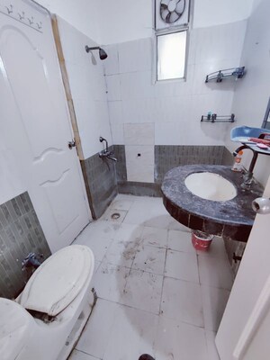 Bathroom in 3 BHK Apartment at Amrapali Vaishali, Vaishali Sector 3 – for Rent
