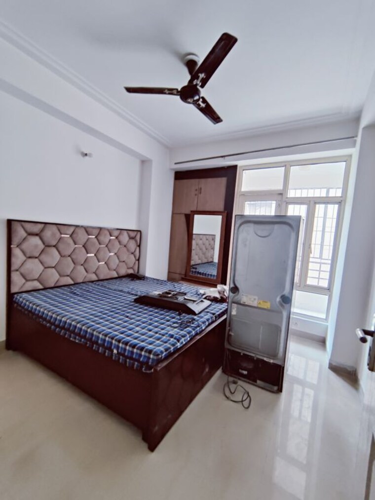 Bedroom, amrapali-vaishali 3 Bedroom 1850 Sq.Ft. Apartment In Vaishali Sector 3 Ghaziabad 10130409
