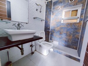 Bathroom in 3 BHK Apartment at Amrapali Vaishali, Vaishali Sector 3 – for Rent