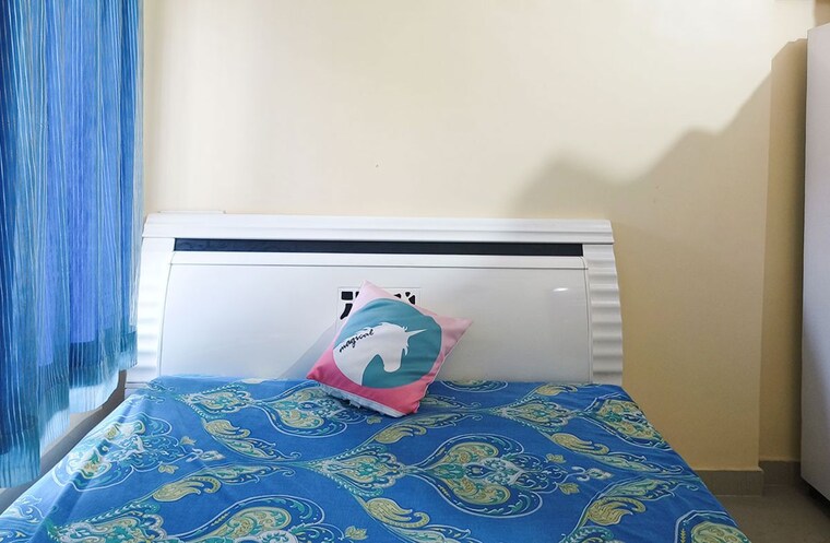 Room, goregaon east Pg For Boys & Girls In Goregaon East 10130444