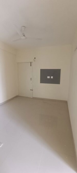 2 BHK Apartment For Rent in Pyramid Midtown, Sector 59