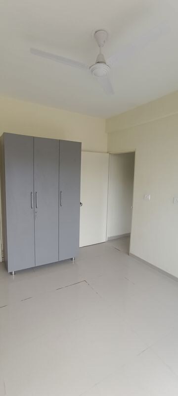 Room in 2 BHK Apartment at Pyramid Midtown, Sector 59 – for Rent