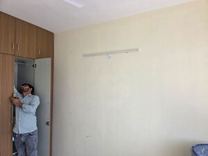 Room in 2 BHK Apartment at Pyramid Midtown, Sector 59 – for Rent