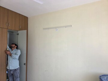 Room in 2 BHK Apartment at Pyramid Midtown, Sector 59 – for Rent