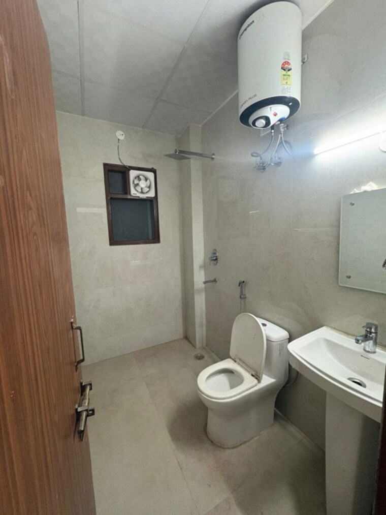 Bathroom, sector 38 1 Bedroom 700 Sq.Ft. Builder Floor In Sector 38 Gurgaon 10130482
