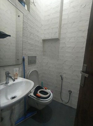 Bathroom in 2 BHK Builder Floor at Sector 40 – for Rent
