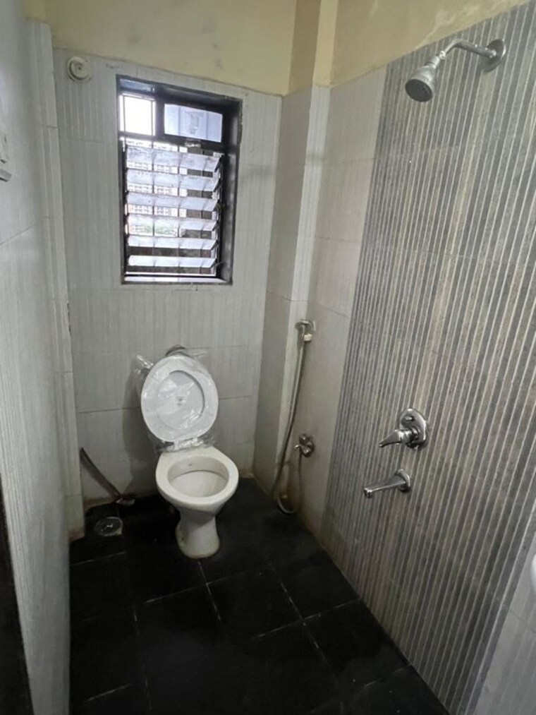 Bathroom, pride-residency-anand-nagar 1 Bedroom 430 Sq.Ft. Apartment In Anand Nagar Thane 10130503