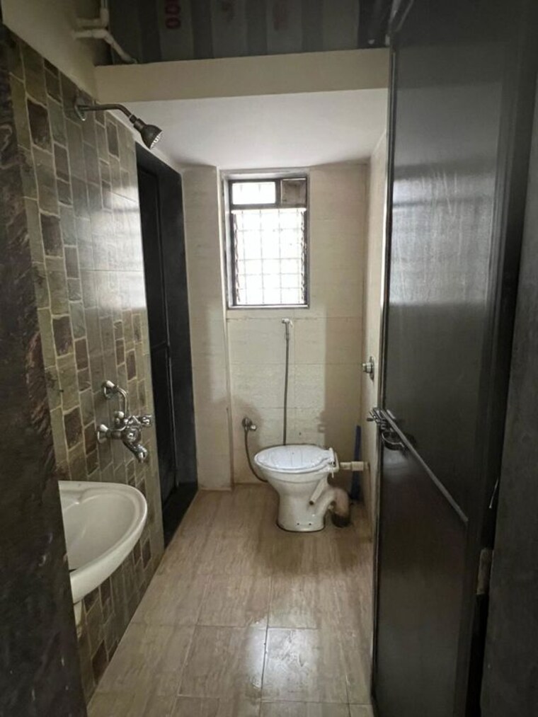 Bathroom, pride-residency-anand-nagar 1 Bedroom 430 Sq.Ft. Apartment In Anand Nagar Thane 10130503