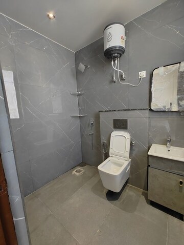 Bathroom in 1 BHK Builder Floor at Sector 38 – for Rent