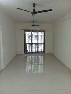 2 BHK + Basement Apartment For Rent in Kanakia Spaces Sevens
