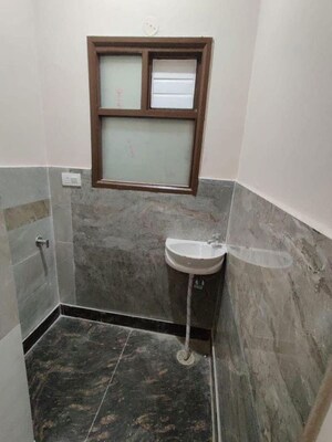 Bathroom in 1 BHK Builder Floor at Sector 47 – for Rent