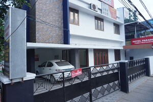 Kitchen in  Shop at Vyttila – for Rent