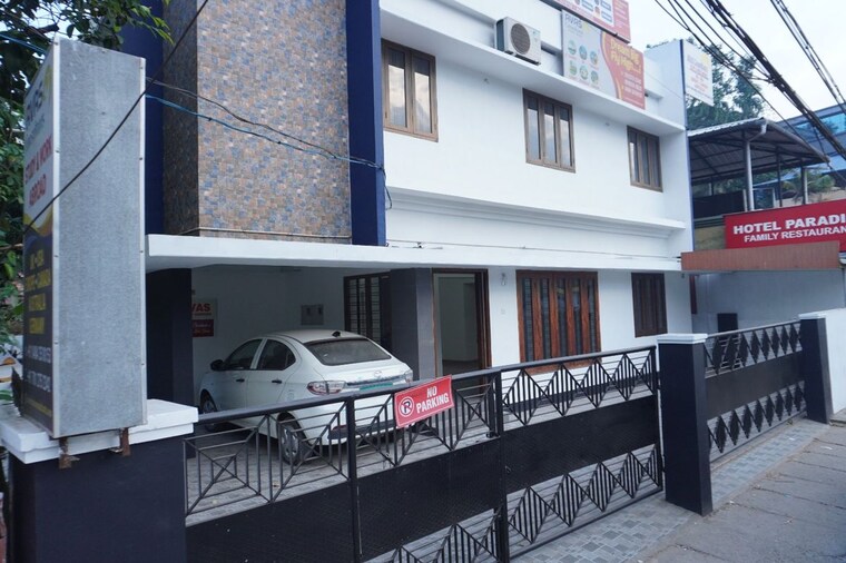 Kitchen, vyttila Commercial Shop 1460 Sq.Ft. In Vyttila Kochi 10130540