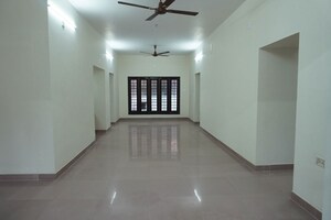 Room in  Office Space at Vyttila – for Rent