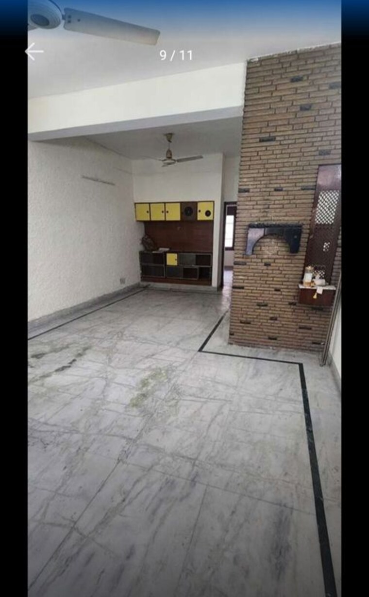 Room, sector 37 4 Bedroom 2200 Sq.Ft. Builder Floor In Sector 37 Chandigarh 10130565