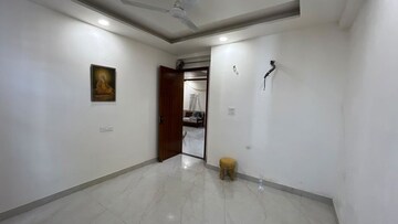 Room in 3 BHK Builder Floor at BPTP District Phase 2, Sector 84 – for Rent