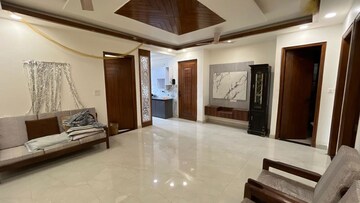 Living Room in 3 BHK Builder Floor at BPTP District Phase 2, Sector 84 – for Rent