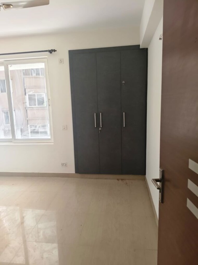 Room, ramprastha-city-the-edge-towers 3 Bedroom 1750 Sq.Ft. Apartment In Sector 37d Gurgaon 10130591