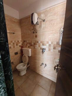 2 BHK Apartment For Rent in Mahavir Kalpavruksha