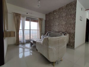 Living Room in 3 BHK Apartment at Hiranandani Meadows, Manpada – for Sale