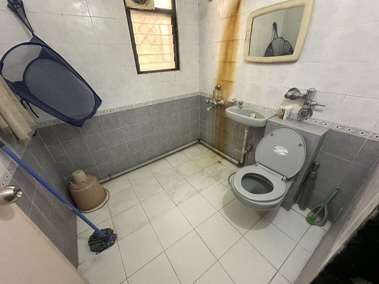 Bathroom, atul-leela-garden 2 Bedroom 1250 Sq.Ft. Apartment In Kalyani Nagar Pune 10130595