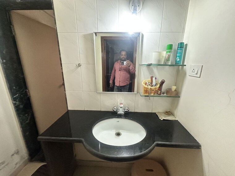 Bathroom, atul-leela-garden 2 Bedroom 1250 Sq.Ft. Apartment In Kalyani Nagar Pune 10130595