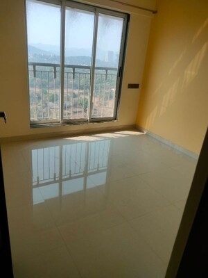 Room in 2 BHK Apartment at Vihang Valley Rio, Kasarvadavali – for Rent