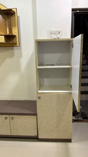 Furnished Amenities in 1 RK Apartment at Seawoods Sector 46 – for Rent