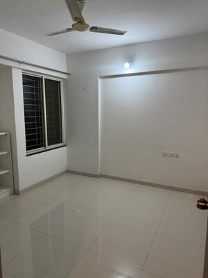 Room in 2 BHK Apartment at Majestique Manhattan Phase 2, Wagholi – for Sale