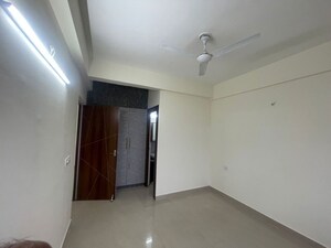 Room in 2 BHK Apartment at Suncity Avenue 76, Sector 76 – for Rent